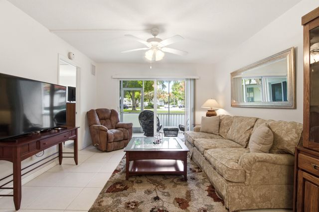 1105 Bahama Bend B1, Coconut Creek, FL 33066