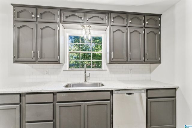 3384 CEDARBROOK CIRCLE, Trussville, AL 35173