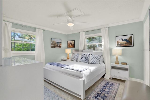 5572 100TH WAY N, St Petersburg, FL 33708