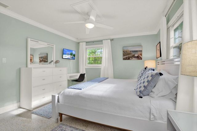 5572 100TH WAY N, St Petersburg, FL 33708