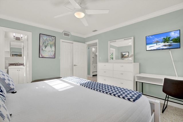 5572 100TH WAY N, St Petersburg, FL 33708