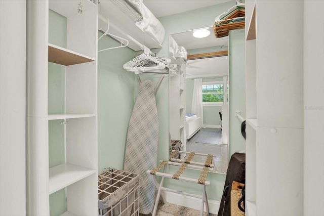 5572 100TH WAY N, St Petersburg, FL 33708