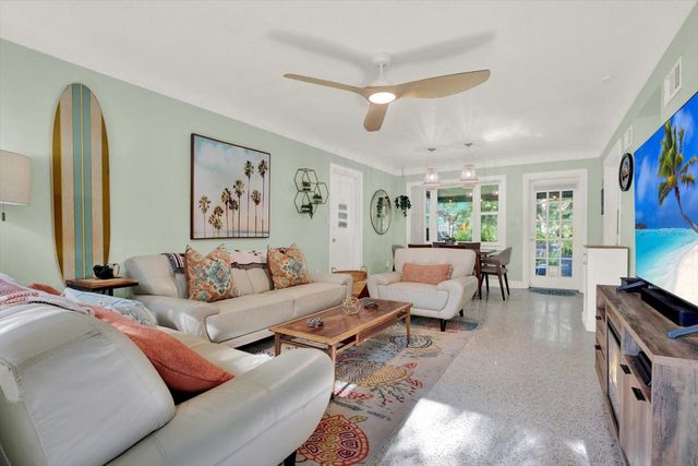 5572 100TH WAY N, St Petersburg, FL 33708