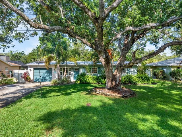 5572 100TH WAY N, St Petersburg, FL 33708