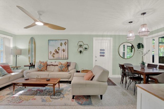 5572 100TH WAY N, St Petersburg, FL 33708