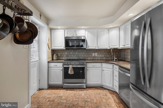 802 N BAMBREY ST, Philadelphia, PA 19130