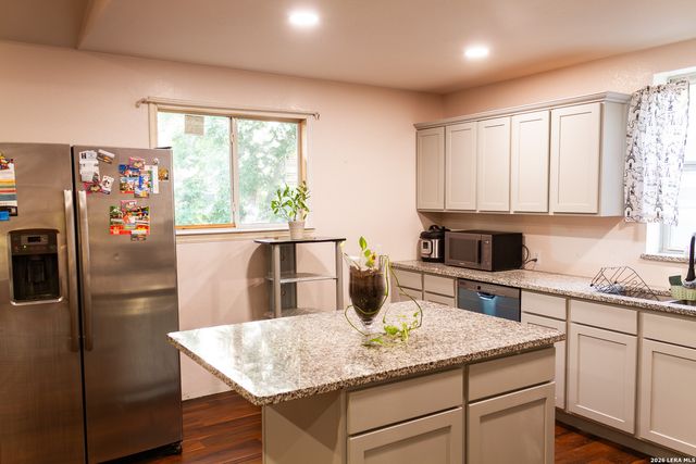 1659 Amanda St, San Antonio, TX 78210
