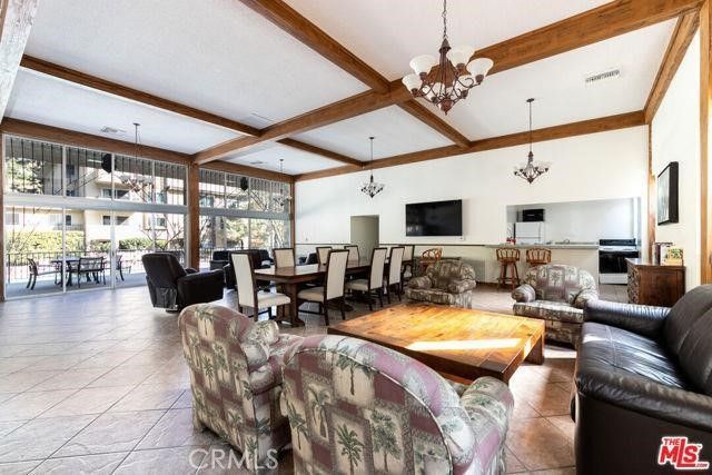 6720 Hillpark Drive 204, Los Angeles, CA 90068