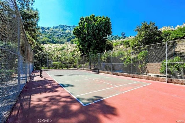 6720 Hillpark Drive 204, Los Angeles, CA 90068