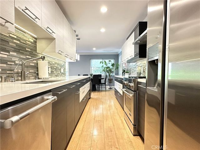 6720 Hillpark Drive 204, Los Angeles, CA 90068