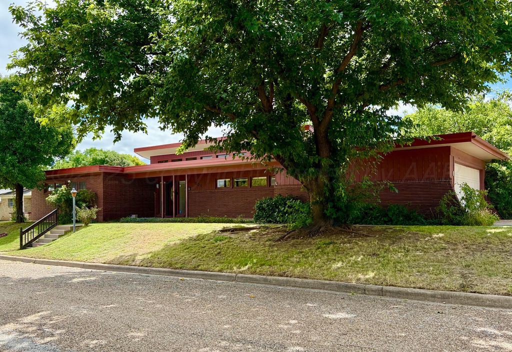 204 Houston Street, Borger, TX 79007
