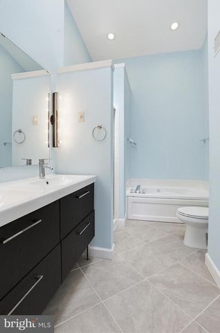 6891 SIGNATURE CIR, Alexandria, VA 22310