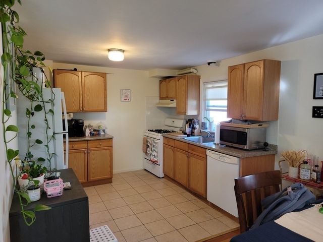 18 Vivian Drive 18, Watertown, MA 02472