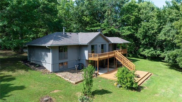 9819 Howard Road, Lee's Summit, MO 64086