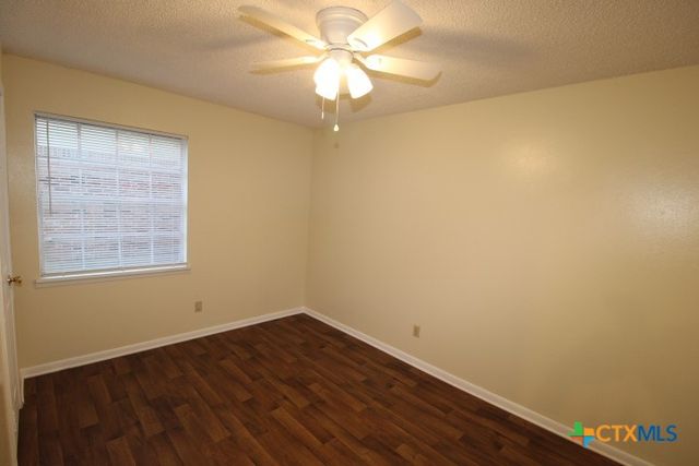 512 Creek Street, Copperas Cove, TX 76522