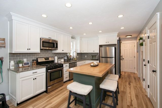 51 Park Avenue, Plymouth, MA 02360