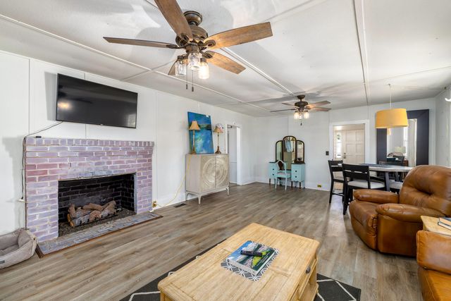 2112 Lake Shore Drive, Manning, SC 29102