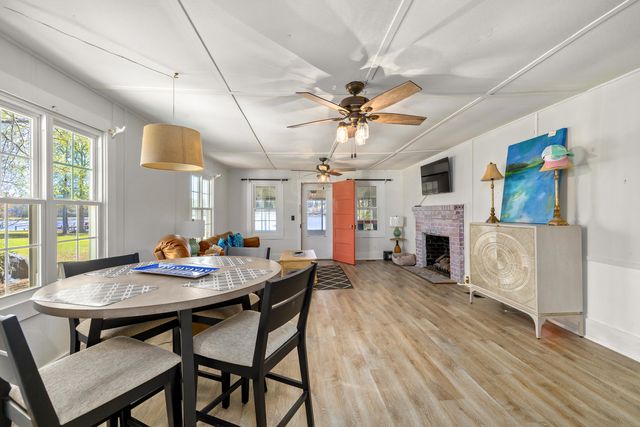 2112 Lake Shore Drive, Manning, SC 29102