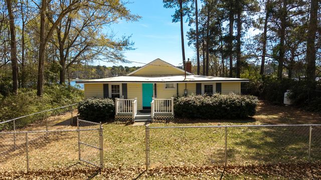 2112 Lake Shore Drive, Manning, SC 29102