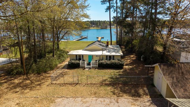 2112 Lake Shore Drive, Manning, SC 29102