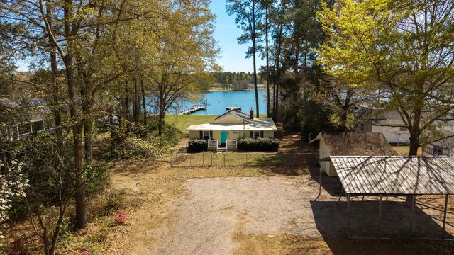 2112 Lake Shore Drive, Manning, SC 29102