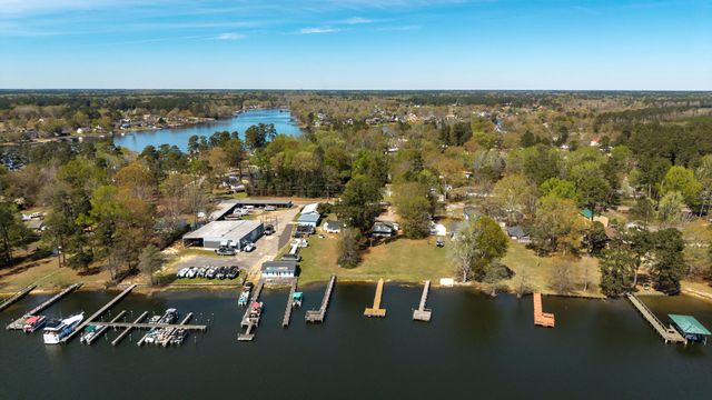 2112 Lake Shore Drive, Manning, SC 29102