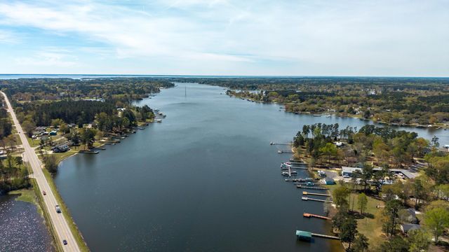 2112 Lake Shore Drive, Manning, SC 29102