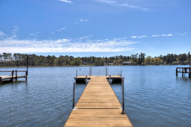 2112 Lake Shore Drive, Manning, SC 29102