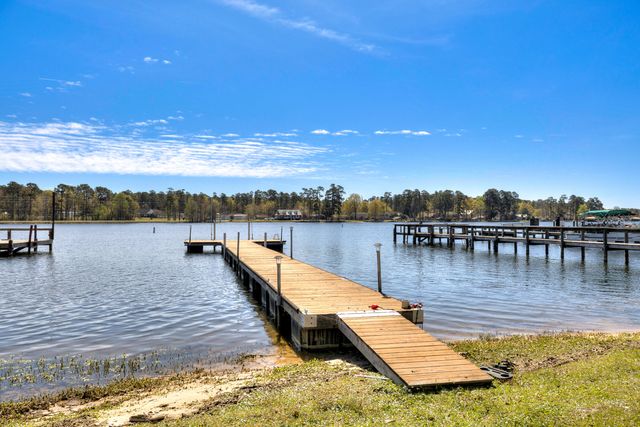 2112 Lake Shore Drive, Manning, SC 29102