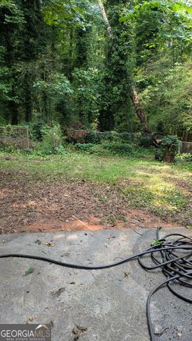 1009 Autumn Crest Court, Stone Mountain, GA 30083