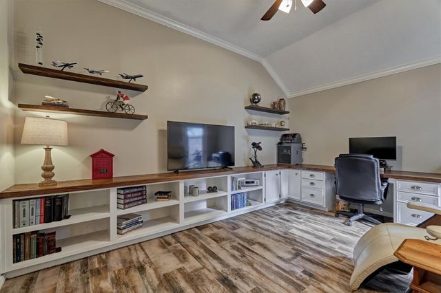 31 E Palmer Bend, The Woodlands, TX 77381