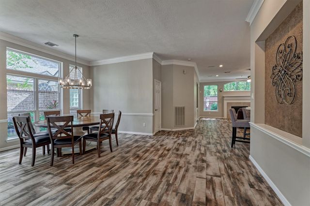 31 E Palmer Bend, The Woodlands, TX 77381
