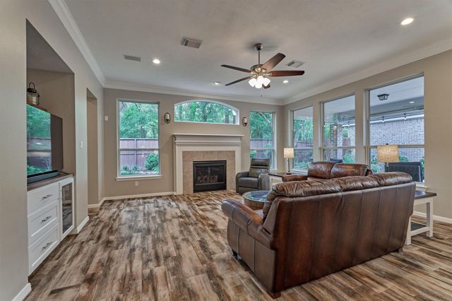31 E Palmer Bend, The Woodlands, TX 77381