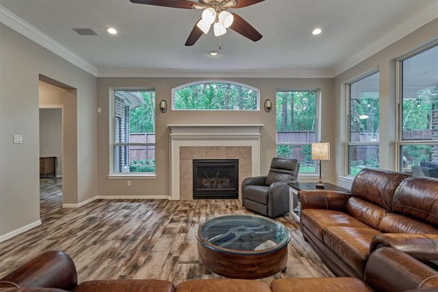 31 E Palmer Bend, The Woodlands, TX 77381
