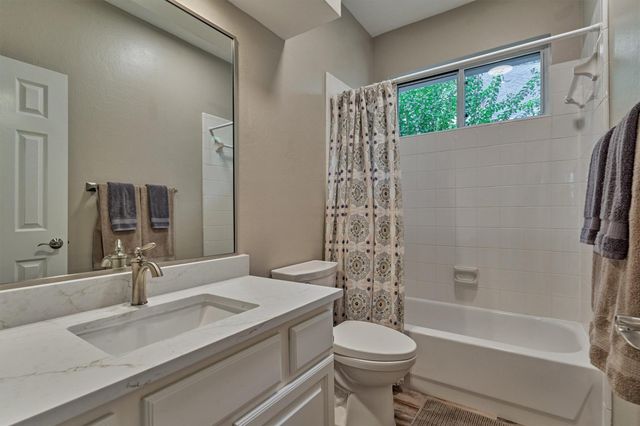 31 E Palmer Bend, The Woodlands, TX 77381