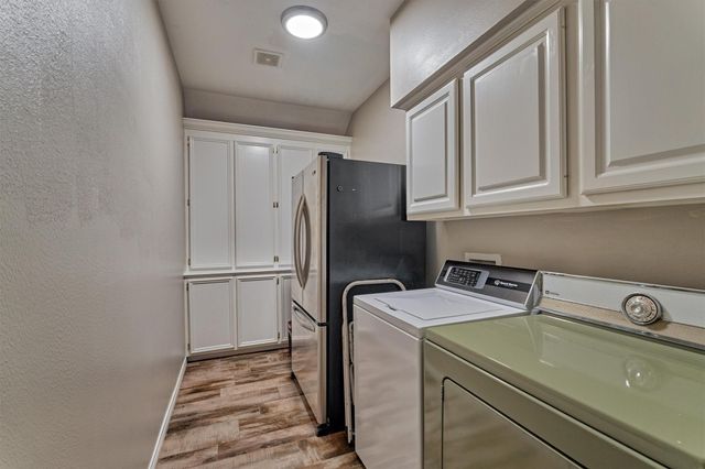 31 E Palmer Bend, The Woodlands, TX 77381