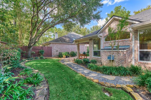 31 E Palmer Bend, The Woodlands, TX 77381