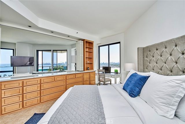 1310 E Ocean 1005, Long Beach, CA 90802