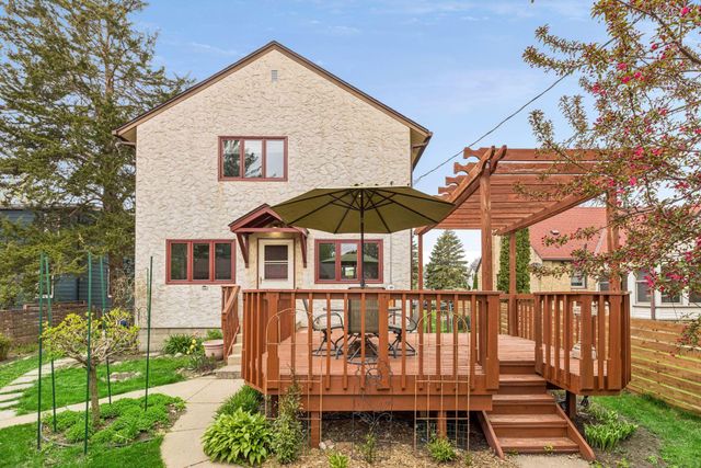 109 7th Avenue N, Hopkins, MN 55343