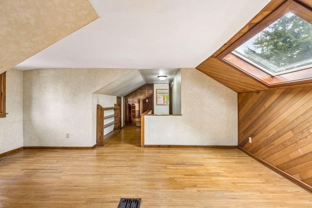 109 7th Avenue N, Hopkins, MN 55343