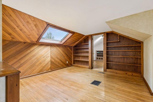109 7th Avenue N, Hopkins, MN 55343