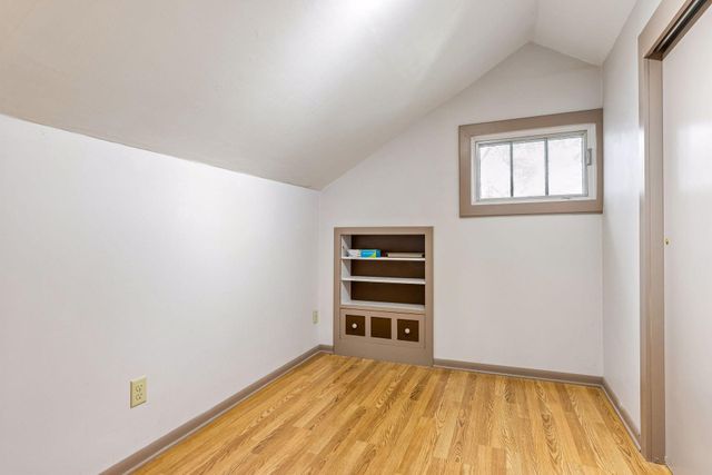 109 7th Avenue N, Hopkins, MN 55343
