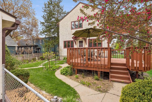 109 7th Avenue N, Hopkins, MN 55343