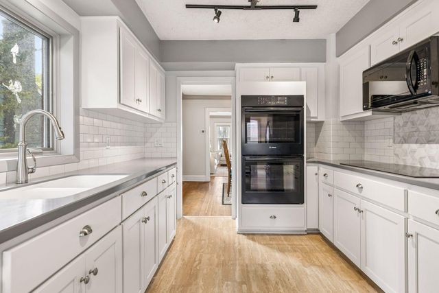 109 7th Avenue N, Hopkins, MN 55343