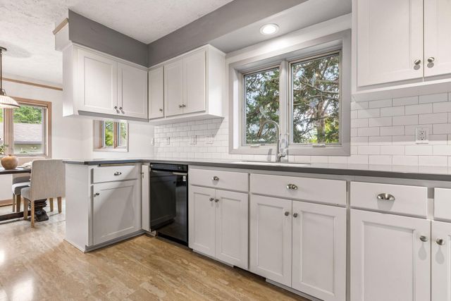109 7th Avenue N, Hopkins, MN 55343