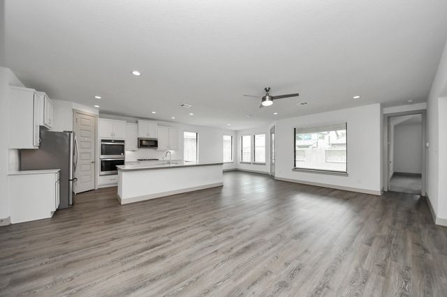 1567 Harvest Vine Court, Friendswood, TX 77546