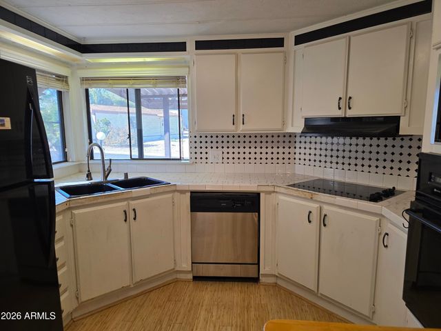 2233 E BEHREND Drive 178, Phoenix, AZ 85024