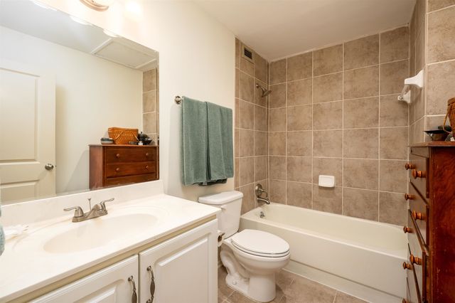 655 S Riverside Dr Apt 801, Memphis, TN 38103