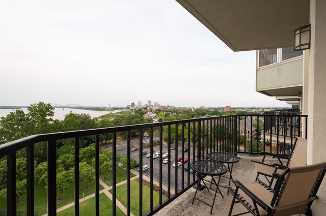 655 S Riverside Dr Apt 801, Memphis, TN 38103