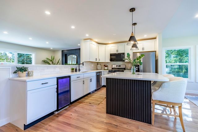 544 Cedar Court, Munster, IN 46321